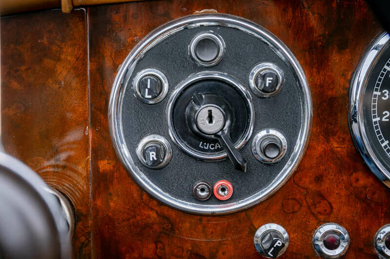 Image 30/50 of Aston Martin DB 2&#x2F;4 Mk I DHC (1954)
