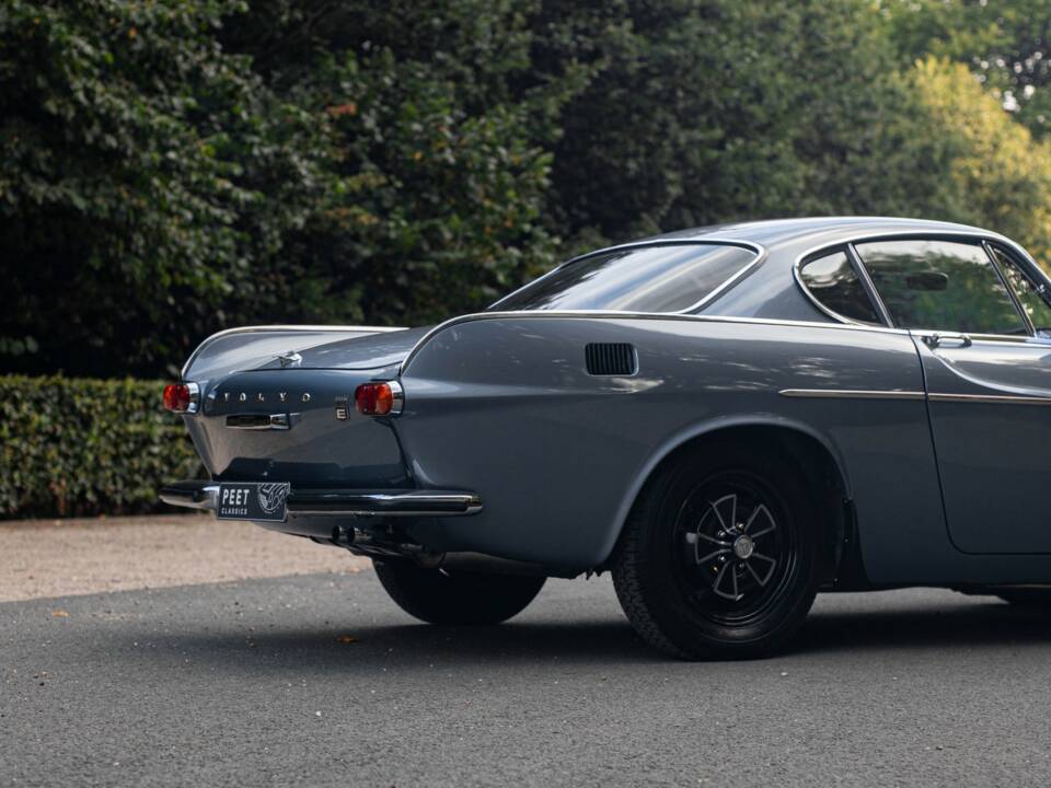 Image 19/23 of Volvo 1800 E (1971)