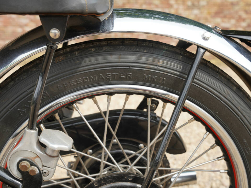 Afbeelding 4/44 van Egli-Vincent DUMMY (1951)