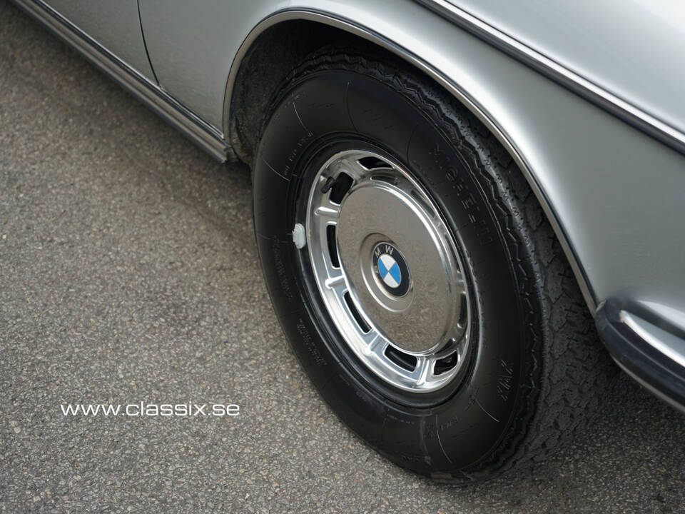 Bild 11/15 von BMW 3,0 L (1975)