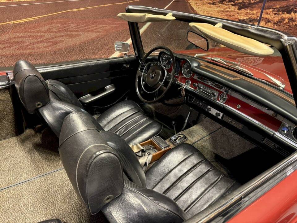 Image 23/35 de Mercedes-Benz 280 SL (1969)