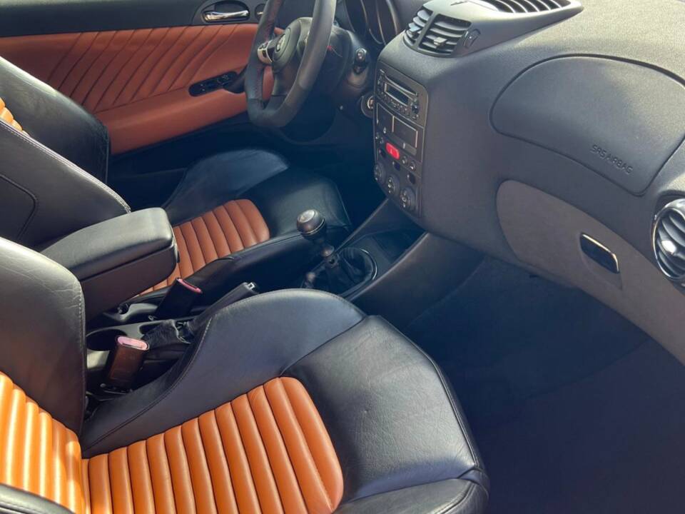 Immagine 12/15 di Alfa Romeo 147 3.2 GTA (2004)
