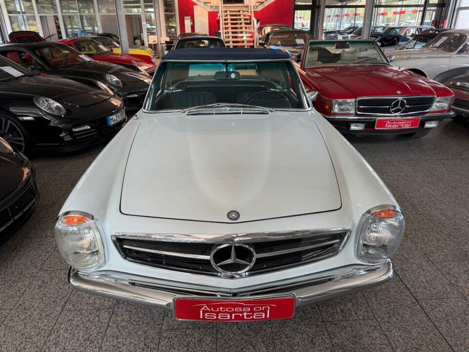 Image 36/42 of Mercedes-Benz 280 SL (1968)