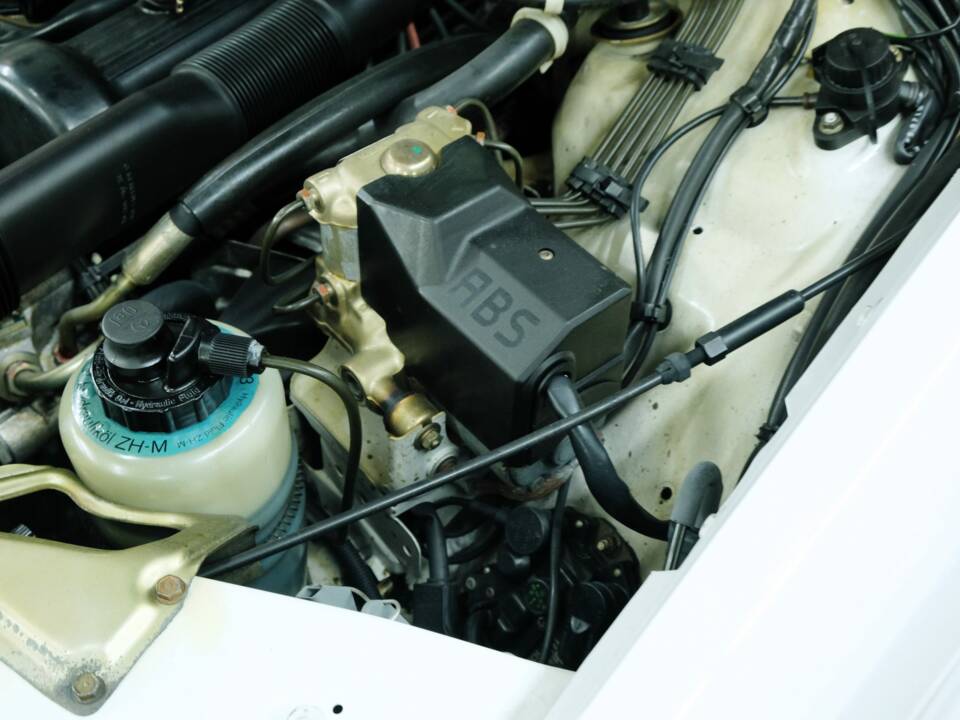 Bild 10/50 von Mercedes-Benz 500 SE (1990)