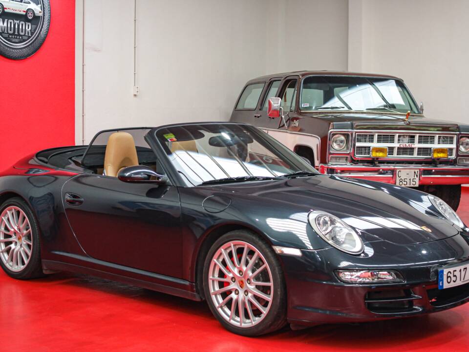Image 43/48 of Porsche 911 Carrera 4S (2007)