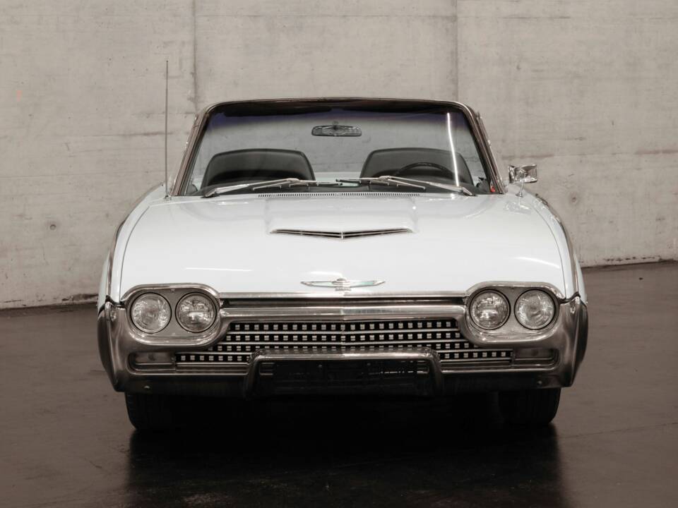 Immagine 16/50 di Ford Thunderbird (1962)