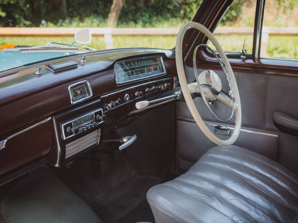Image 4/50 of Mercedes-Benz 220 a (1956)
