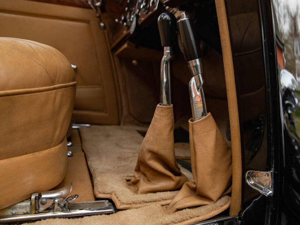 Image 18/50 of Bentley 4 1&#x2F;4 Litre (1938)