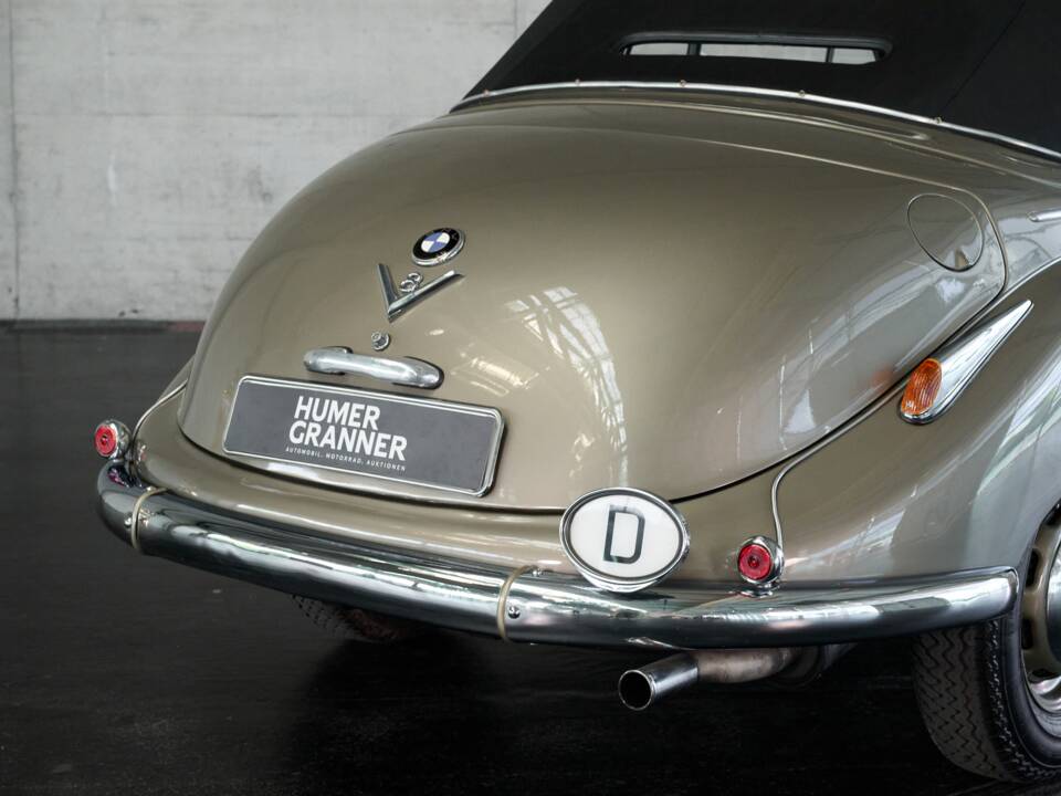 Immagine 39/50 di BMW 502 Baur (1955)