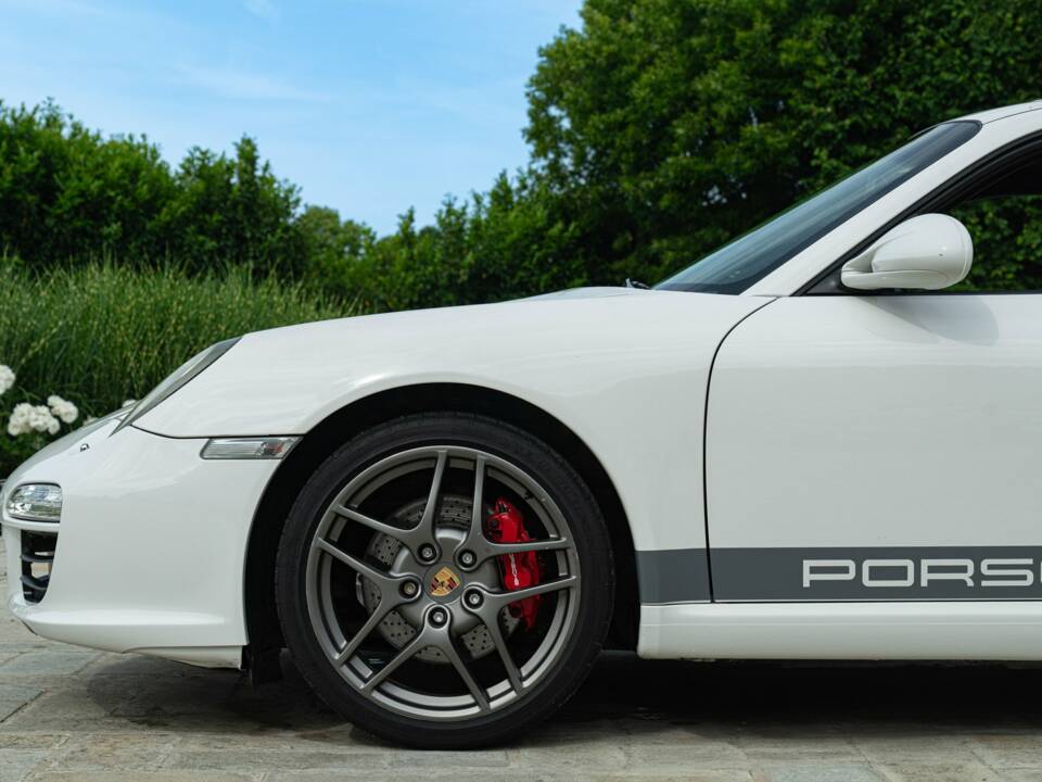Image 19/50 of Porsche 911 Carrera (2009)