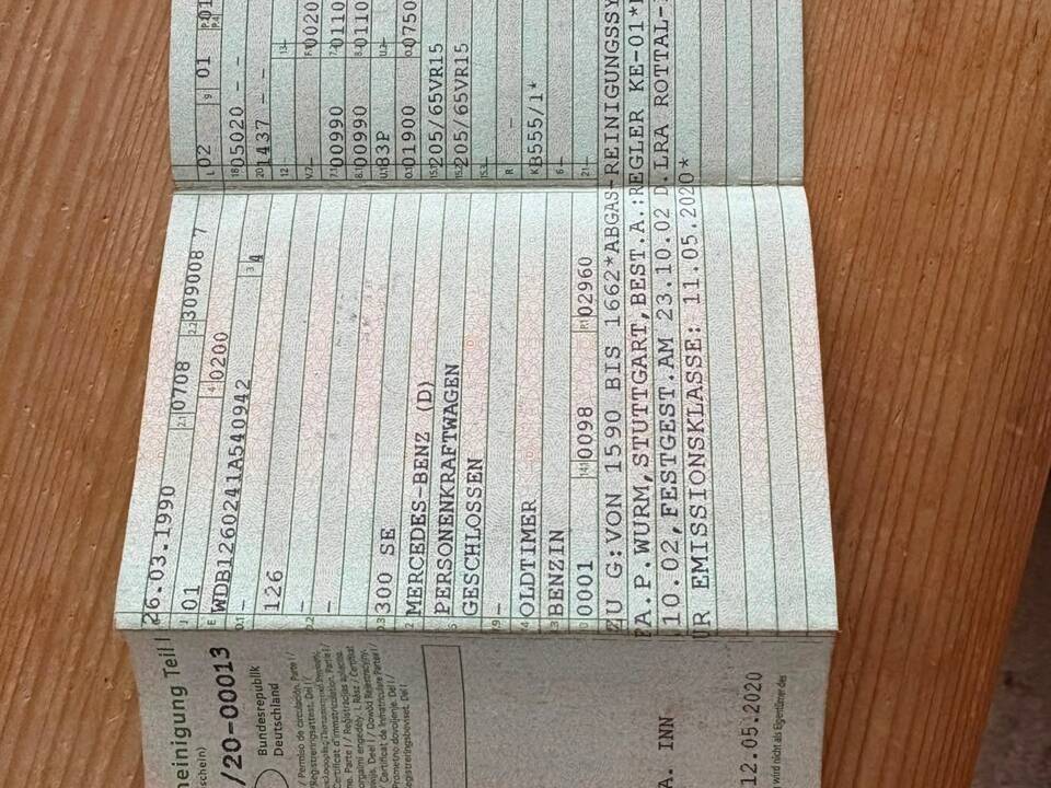 Immagine 8/13 di Mercedes-Benz 300 SE (1990)
