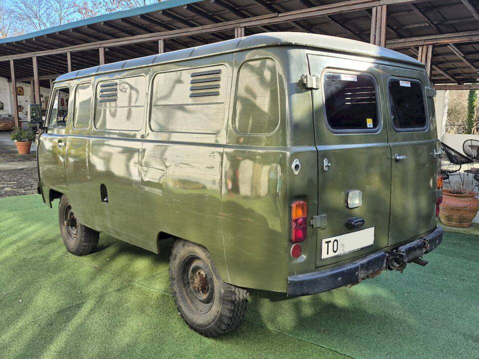 Image 14/51 of UAZ 3741 (1991)