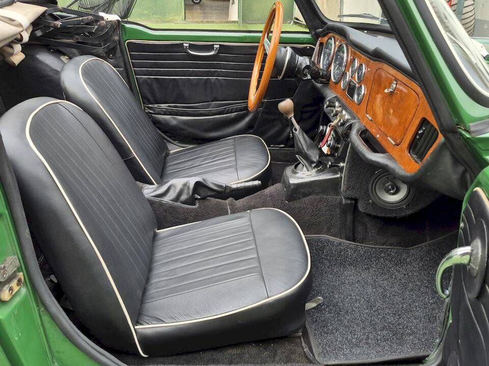 Image 31/66 of Triumph TR 4A IRS (1966)