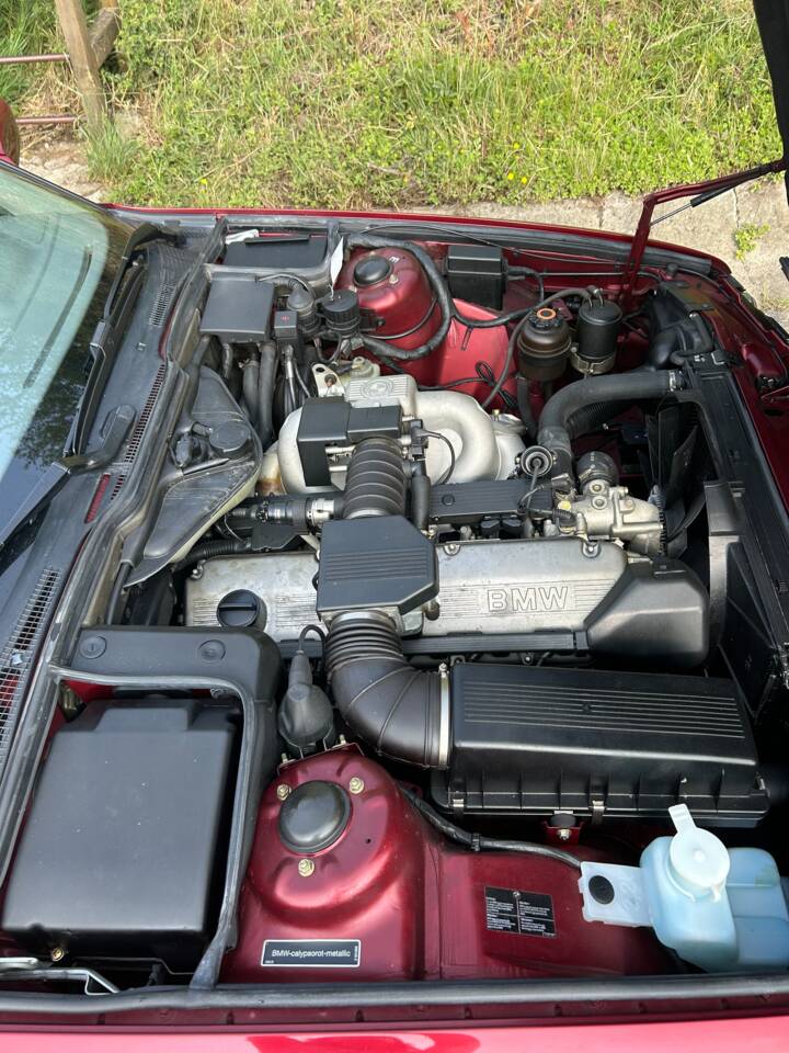 Image 28/51 of BMW 535i (1991)