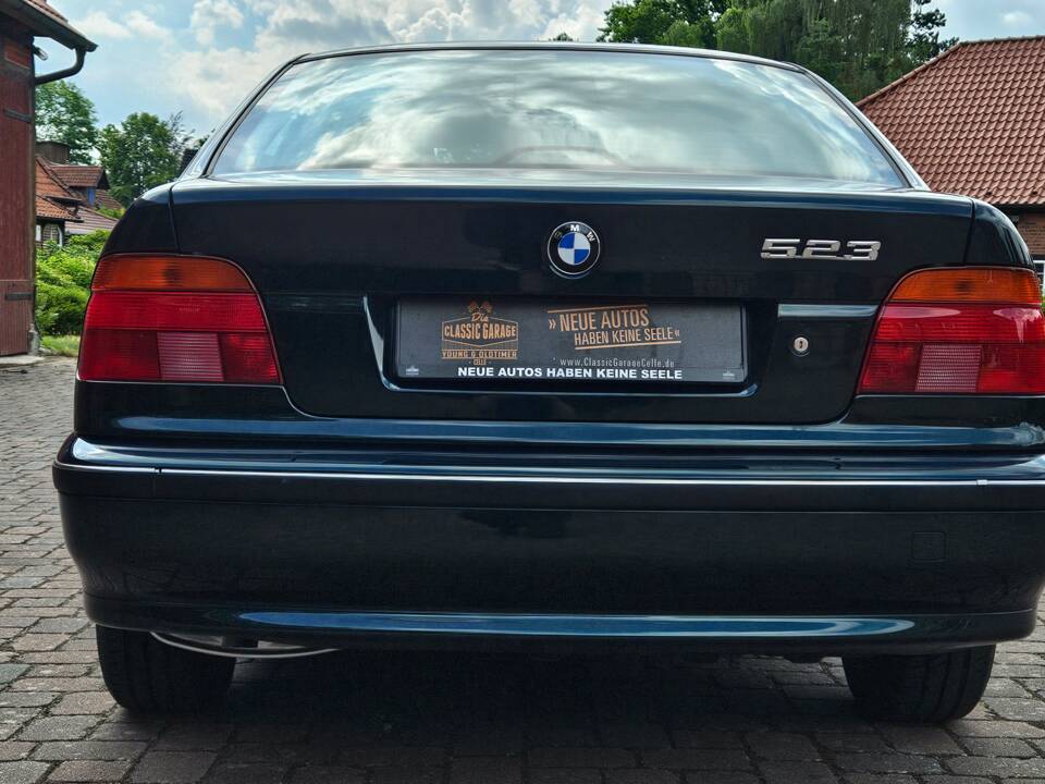 Image 4/18 of BMW 523i (1996)