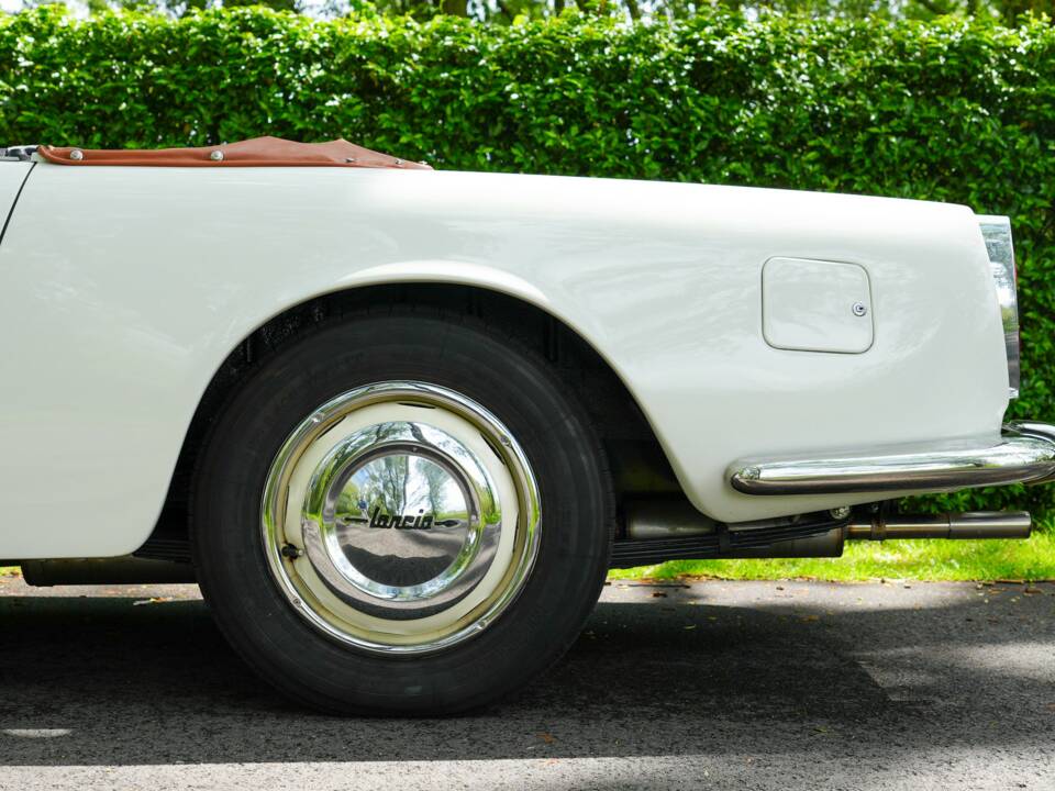 Image 16/41 of Lancia Flaminia GT 3C 2.5 Convertible (1963)