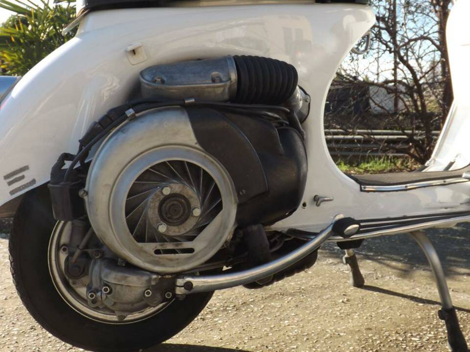 Image 30/40 of Piaggio Vespa 160 GS (1964)