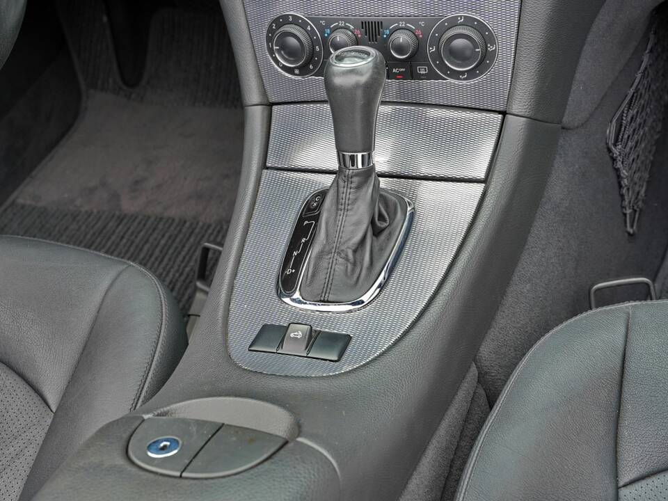 Immagine 15/19 di Mercedes-Benz CLK 200 K (2007)