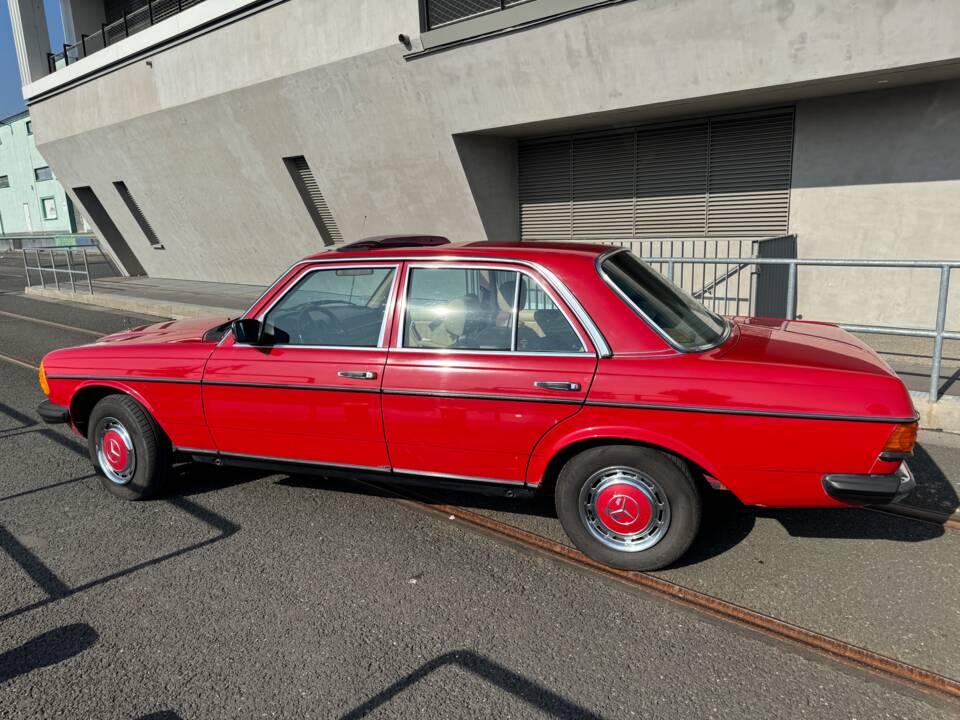 Afbeelding 4/65 van Mercedes-Benz 200 D (1982)