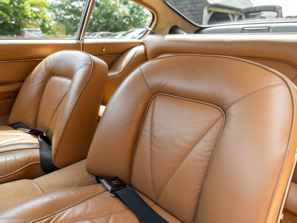 Bild 40/50 von Aston Martin DB 6 Vantage (1969)