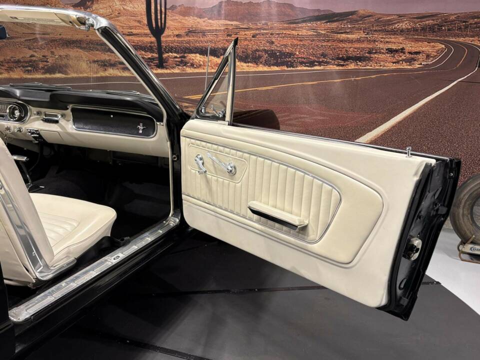 Image 44/50 of Ford Mustang 289 (1965)