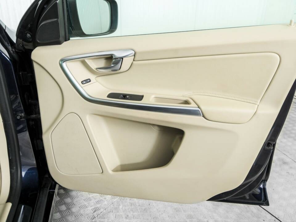 Image 32/50 de Volvo XC60 D3 (2017)