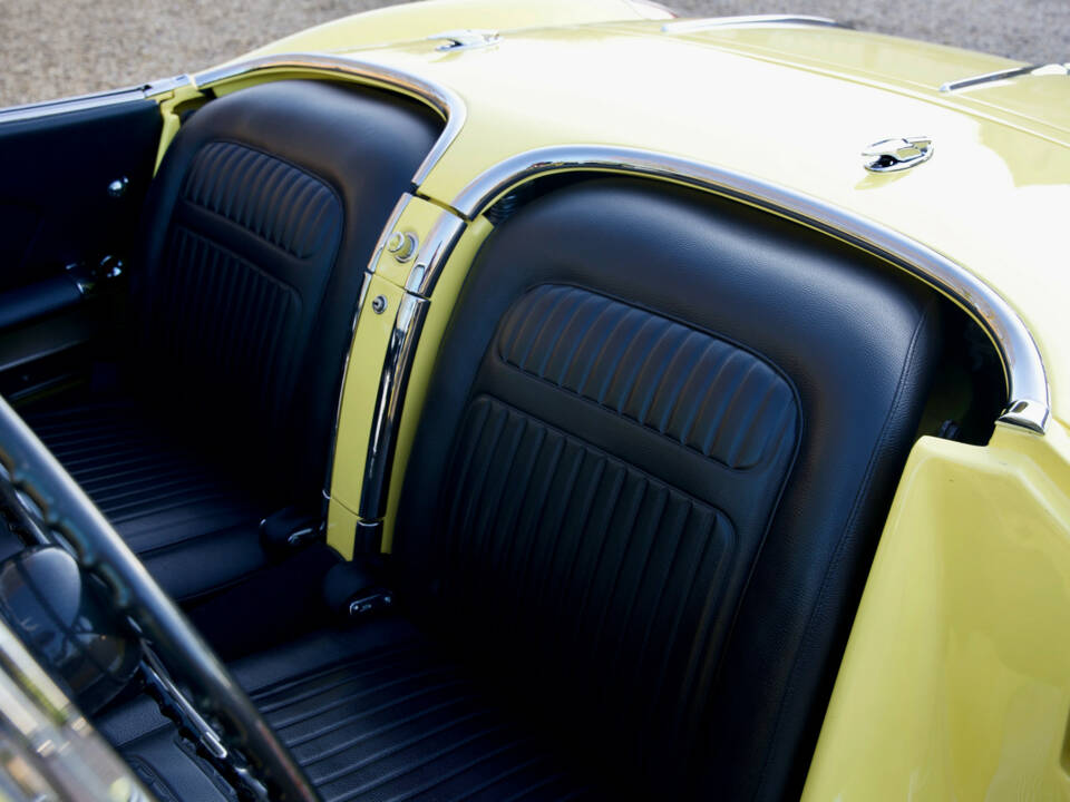Image 24/50 of Chevrolet Corvette (1958)