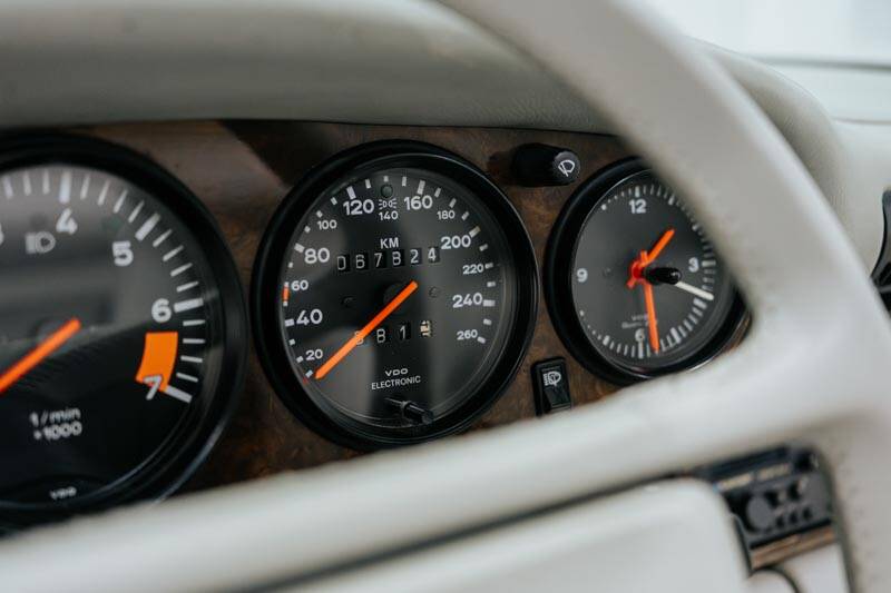Bild 56/76 von Porsche 911 Carrera 3.2 "25 Jahre 911" (1989)