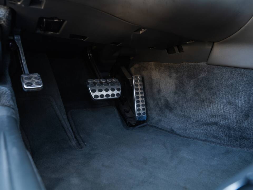 Image 71/86 de Mercedes-Benz SL 500 (2002)