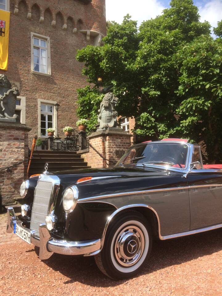 Afbeelding 19/118 van Mercedes-Benz 220 S Cabriolet (1957)