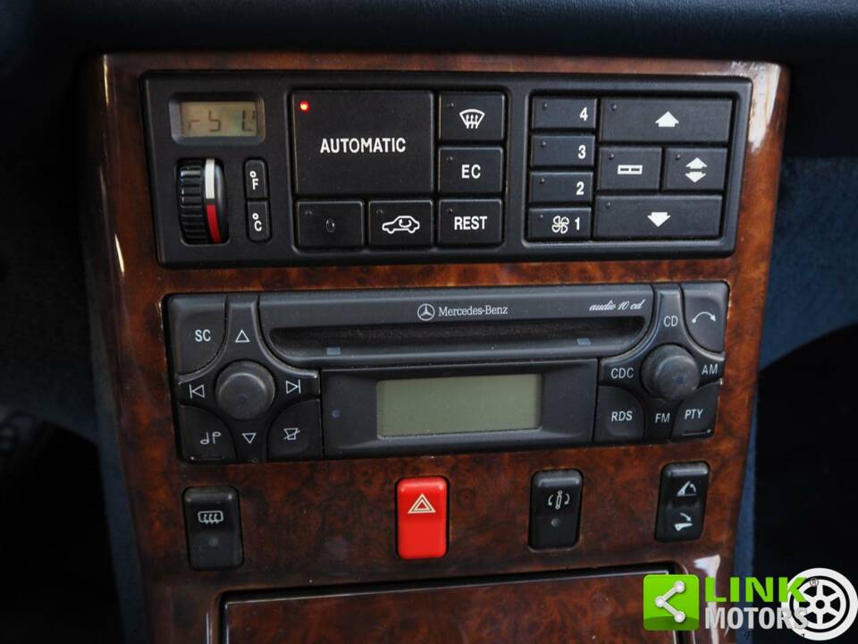 Image 13/50 de Mercedes-Benz 300 SL-24 (1992)