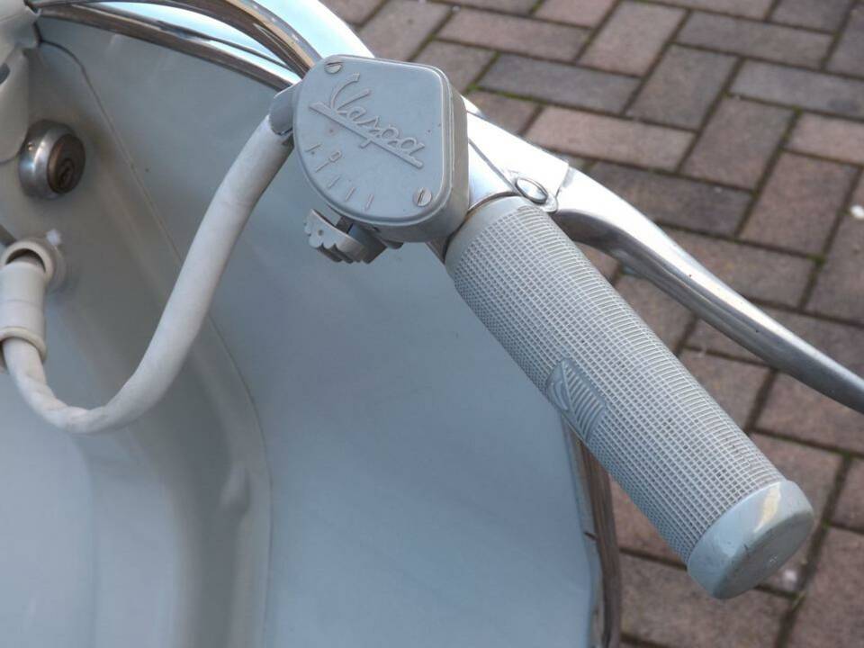 Image 10/50 of Piaggio Vespa 125 (1955)