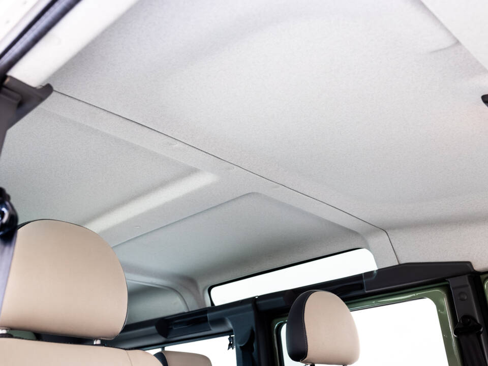 Image 23/36 of Land Rover Defender (2016)