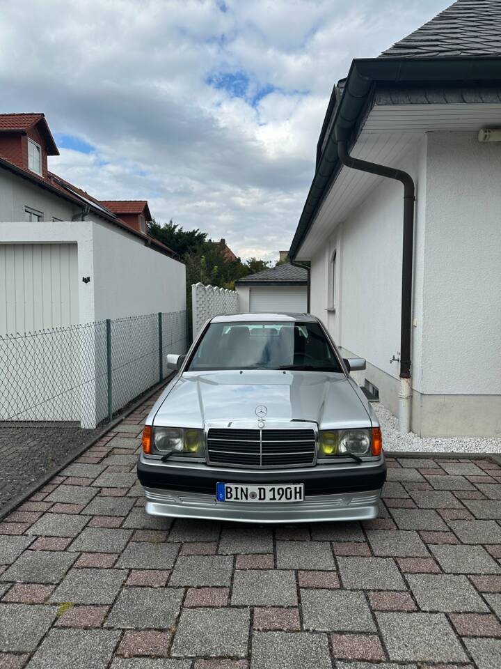 Immagine 41/49 di Mercedes-Benz 190 E (1990)