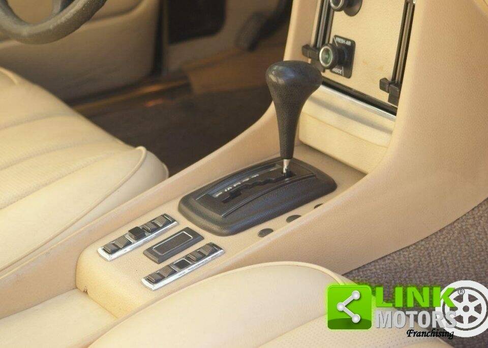 Image 14/50 of Mercedes-Benz 280 SLC (1976)