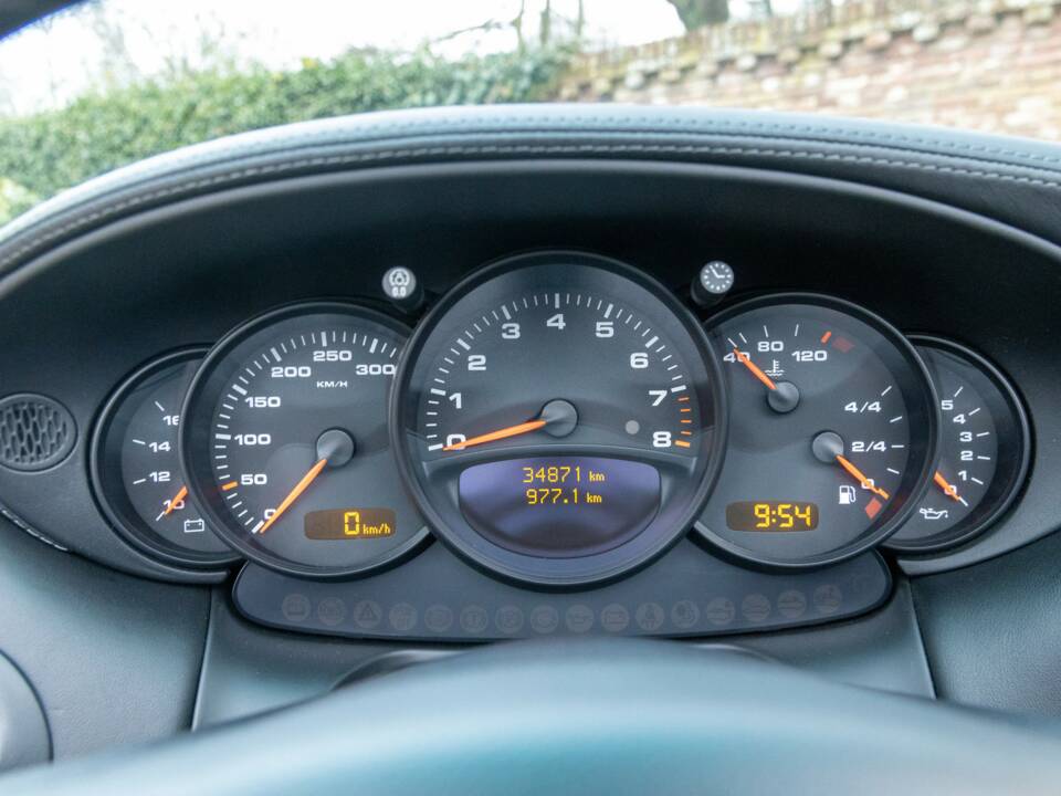Obraz 34/50 pojazdu Porsche 911 Carrera 4S (2003)