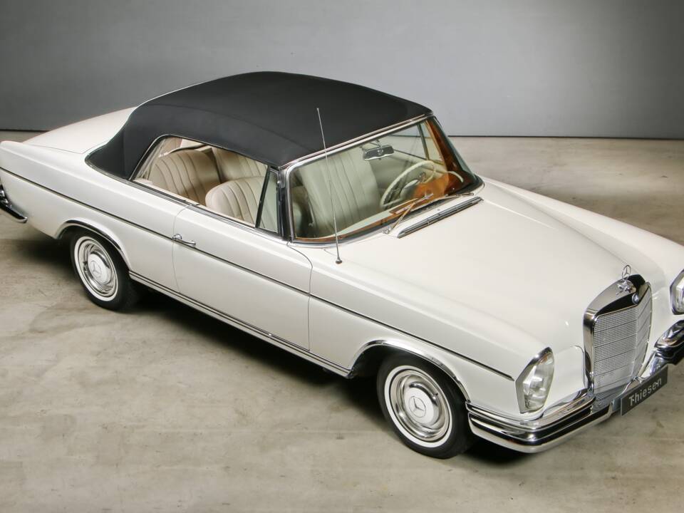 Image 8/27 of Mercedes-Benz 300 SE (1967)