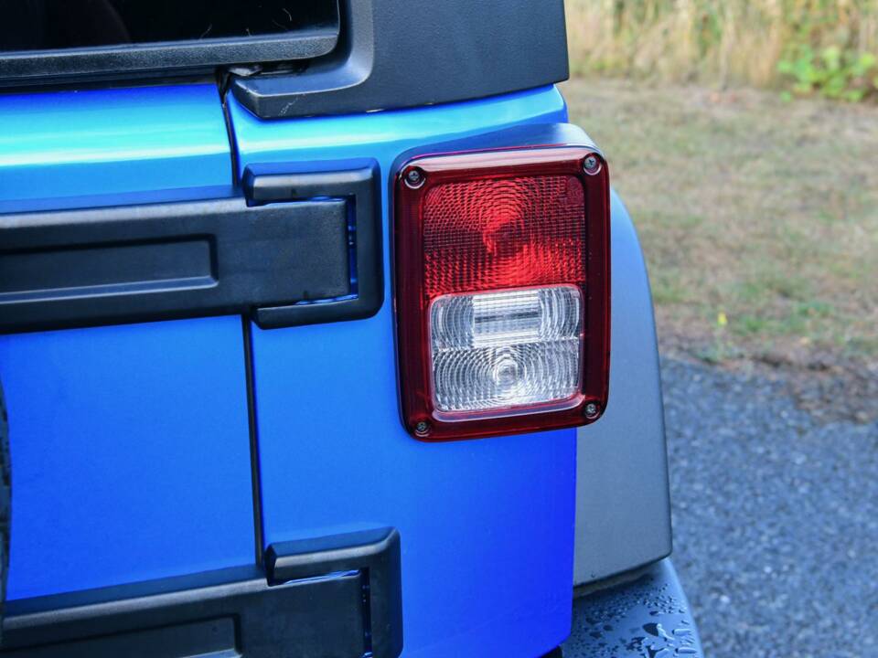 Bild 30/50 von Jeep Wrangler 3.8 &quot;75th Aniversary&quot; (2016)