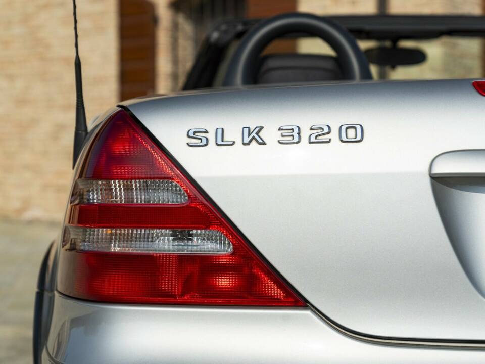 Image 9/50 de Mercedes-Benz SLK 320 (2001)