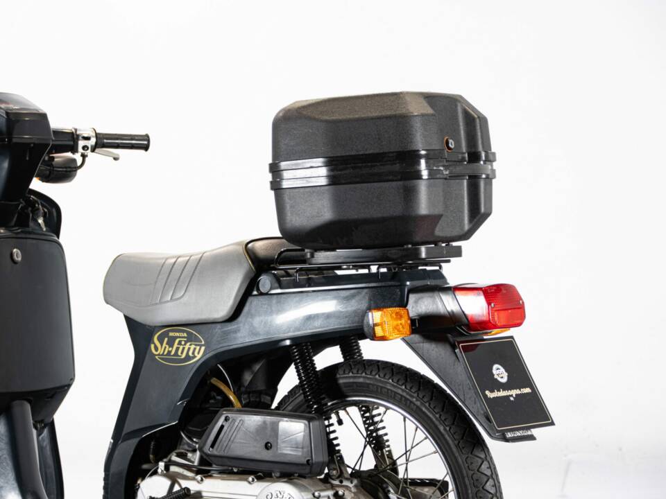 Image 11/44 of Honda SH 50 Fifty (1987)