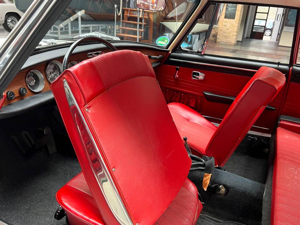 Image 16/37 of Volkswagen Karmann Ghia 1600 L (1968)