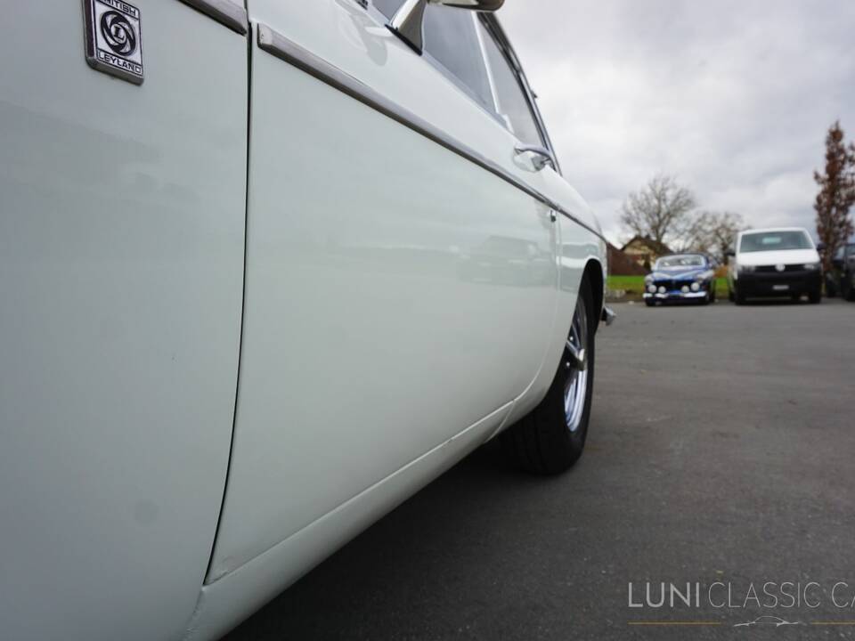 Image 20/54 de MG MGB GT (1974)