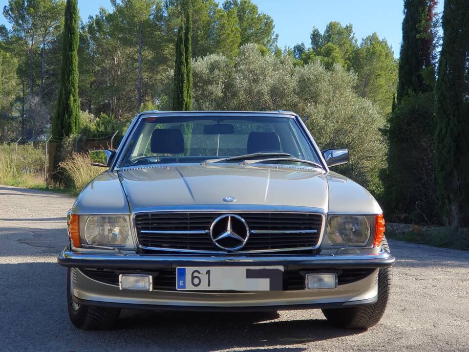 Image 8/15 de Mercedes-Benz 500 SL (1985)