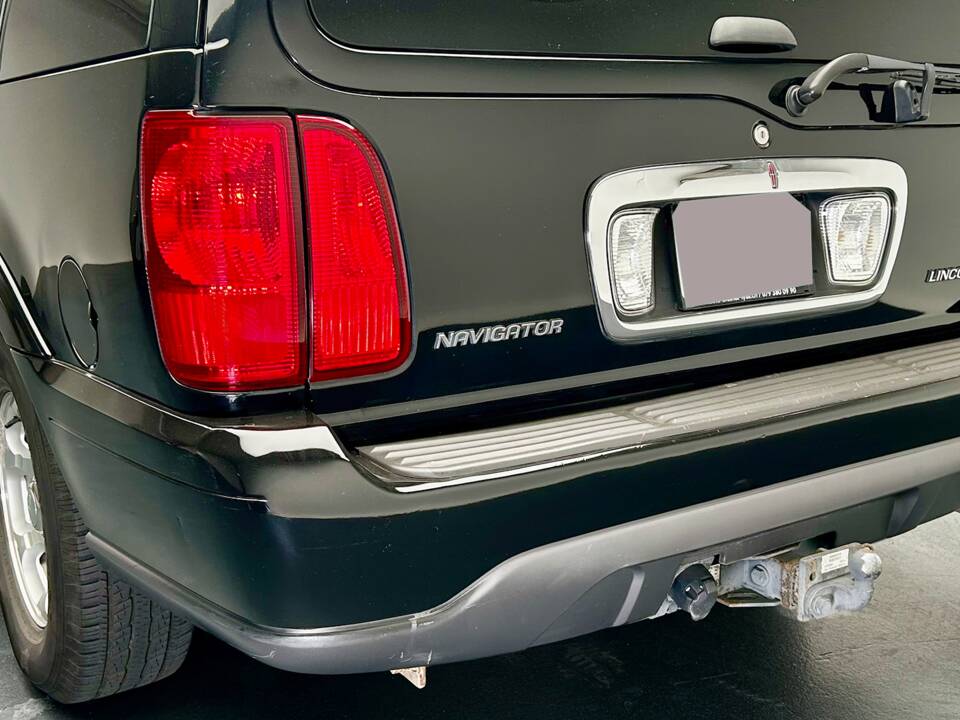 Bild 6/17 von Lincoln Navigator (1998)