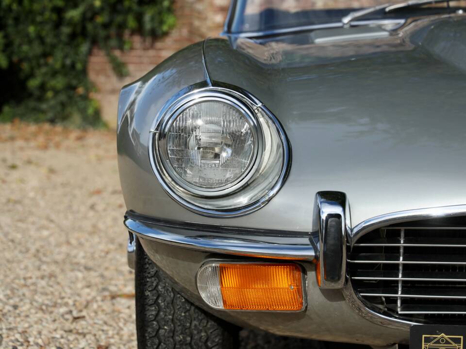 Afbeelding 23/50 van Jaguar E-Type V12 (1973)
