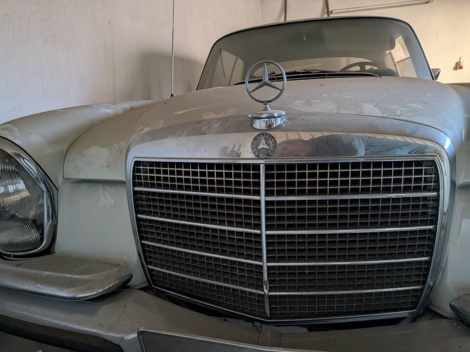 Afbeelding 2/6 van Mercedes-Benz 280 SE (1970)