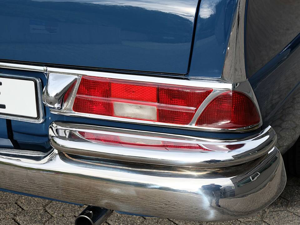 Image 45/76 de Mercedes-Benz 220 S b (1963)