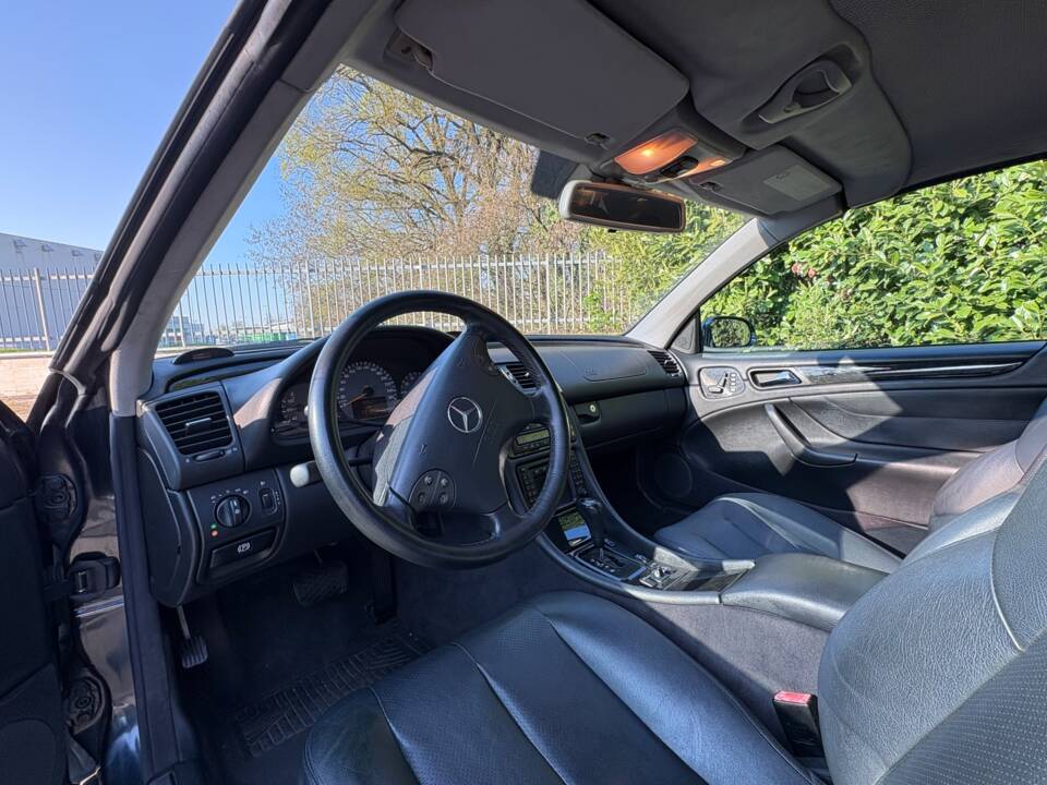 Image 6/24 of Mercedes-Benz CLK 430 (1999)