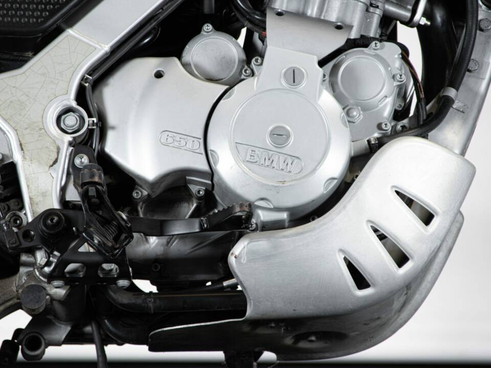 Bild 37/50 von BMW F 650 GS (2000)