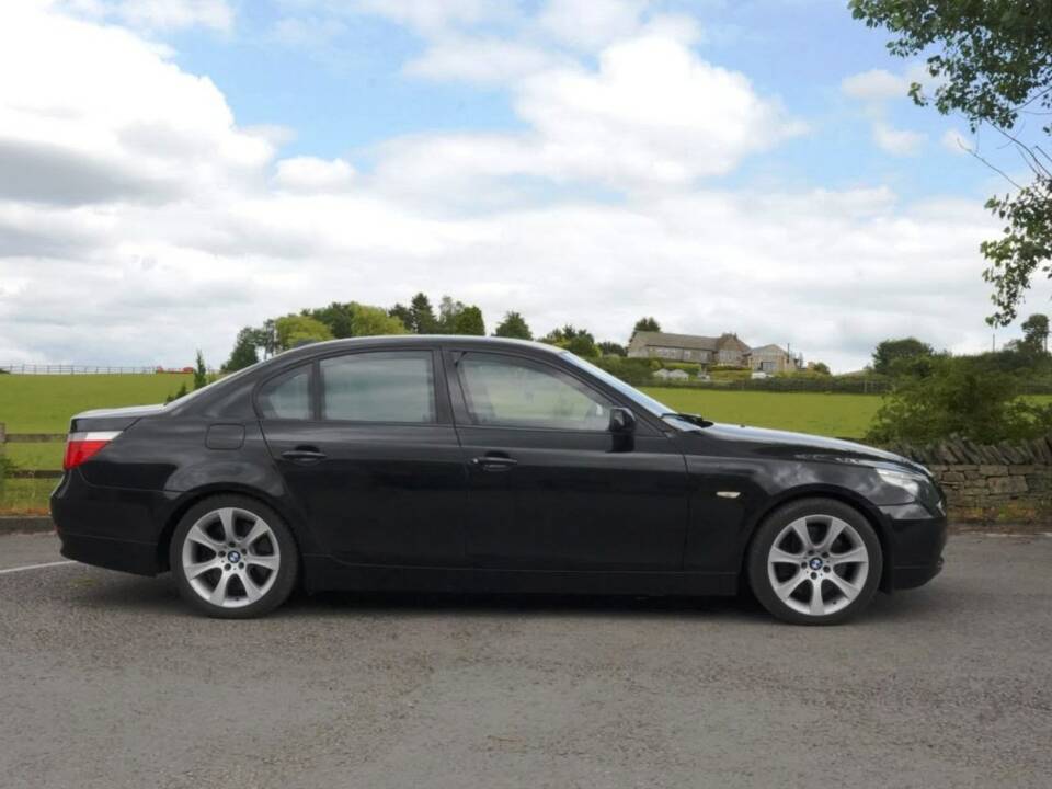 Bild 2/48 von BMW 550i (2006)
